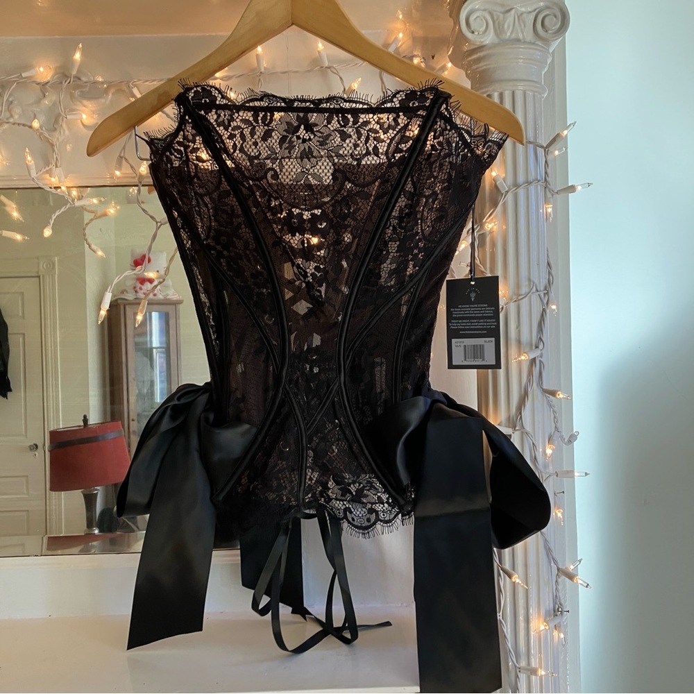 🔥 HOLIDAY MUST HAVE!! Thistle and Spire Nocturne Corset NWT XS/SM Lace & Bows